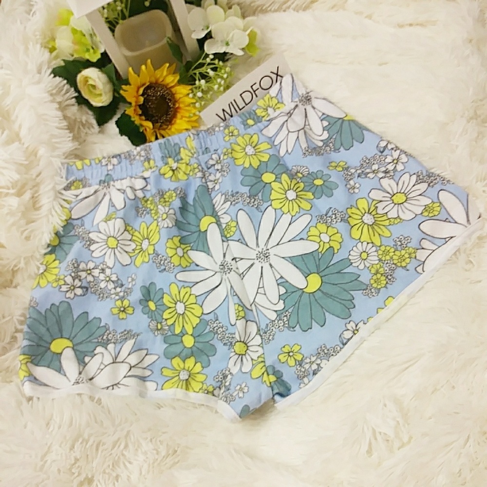 NWT WILDFOX DAISY WALLPAPER LANE SHORTS SIZE S - Picture 3 of 8